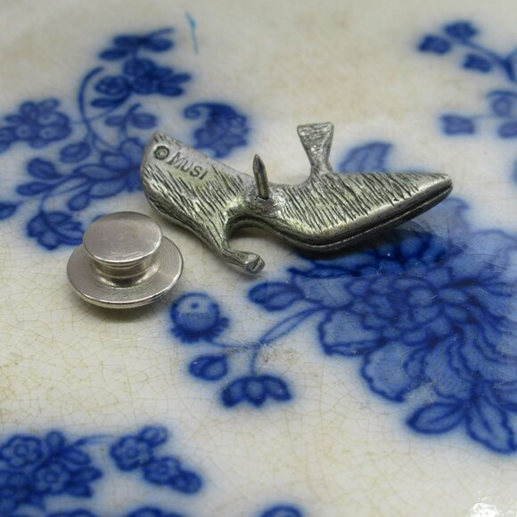 Rare Vintage MUSI High Heel Shoe Advertising Salesman's Tie Clip Lapel Pin - Picture 11 of 14